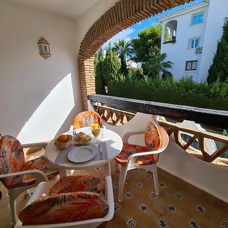 Club Calahonda Walking Distance To